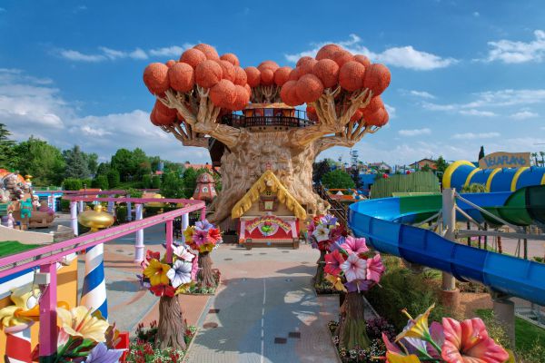 gardaland-park-fantasykingdom-albero-dji_0742E578DB23-1E1A-8A65-1D60-13574779E23E.jpeg